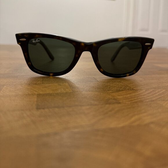 Ray-Ban Original Wayfarer Classic Sunglasses in Tortoise Brown - Picture 3 of 5